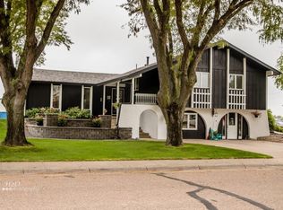 805 11th St, Arapahoe, NE 68922