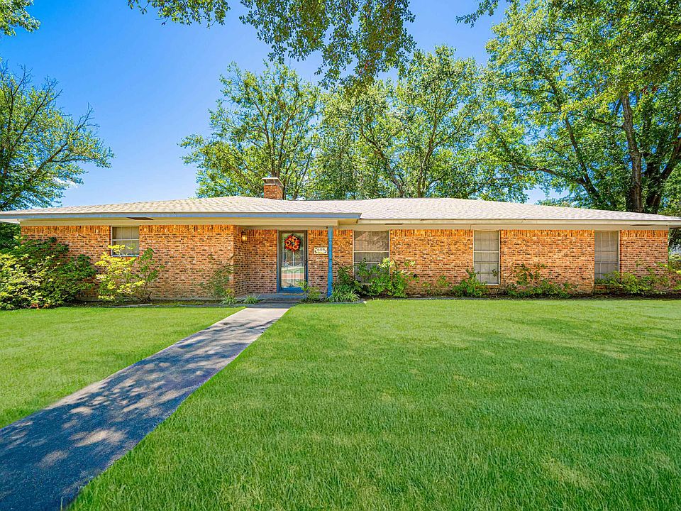 1st image of 608 Marion Dr