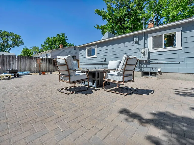 620 Belgrave Ave — Photo 39