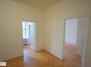 922 3rd Ave APT 3F, New York, NY 10022