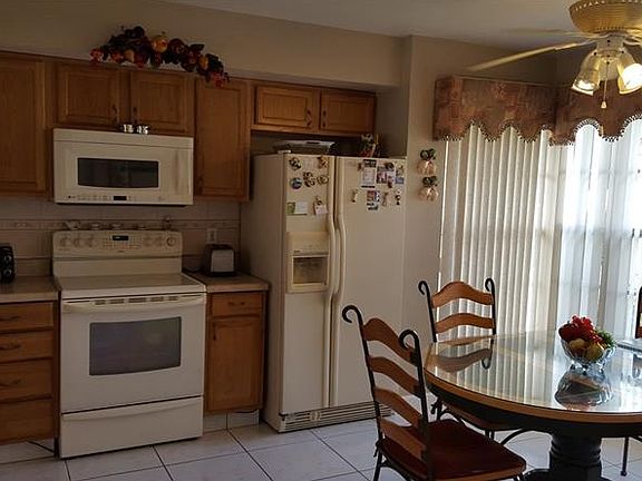3rd image of 1035 Apopka Woods Ln