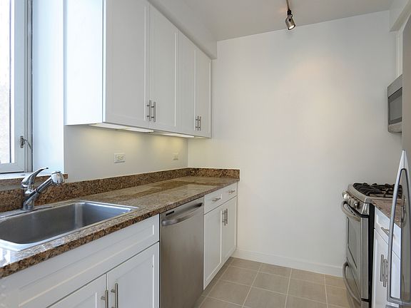 3rd image of 33 W End Ave APT 24G