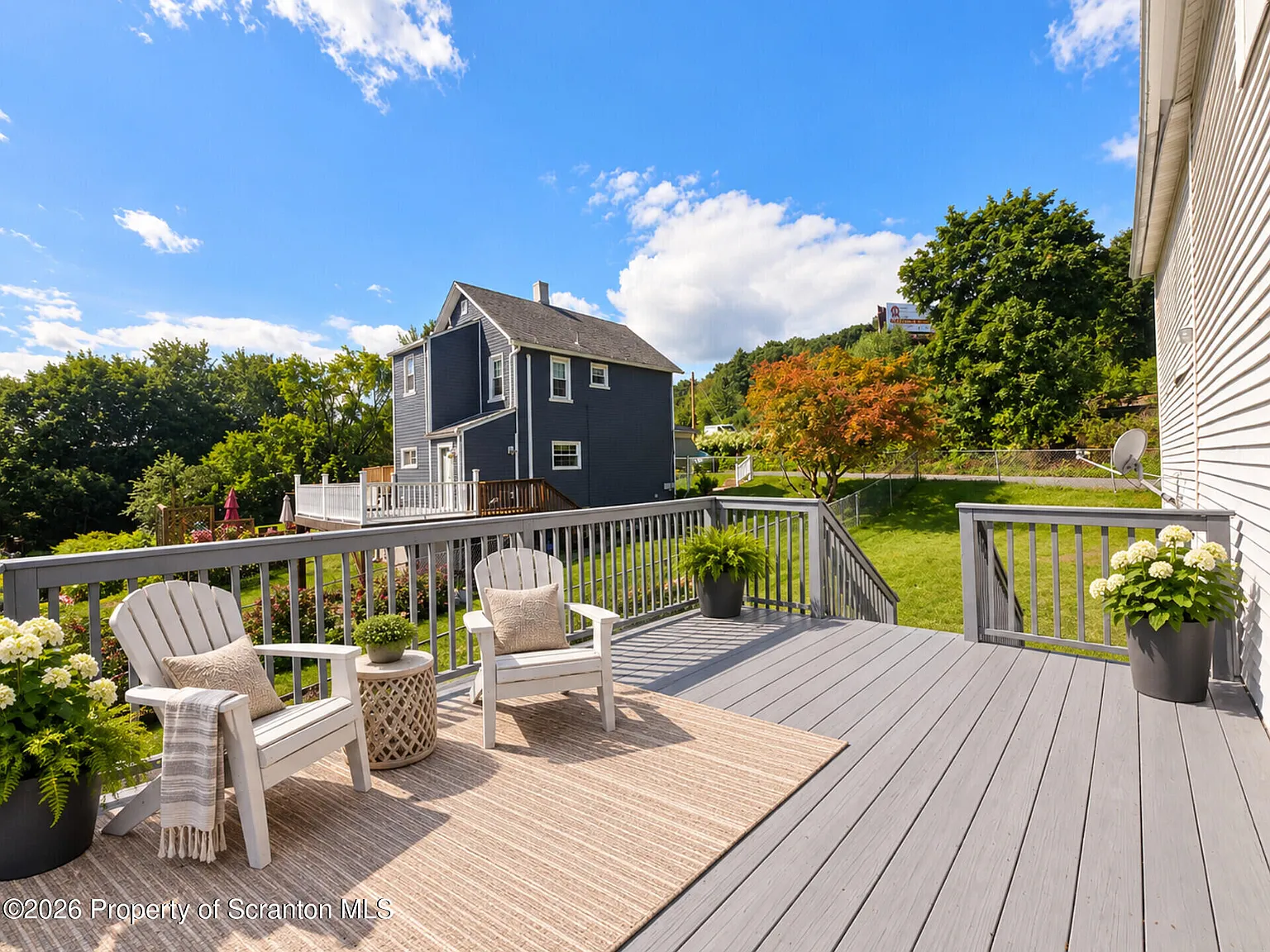 4 bed, 1.5 bath, 2200 sqft, $2,200 — Photo 4