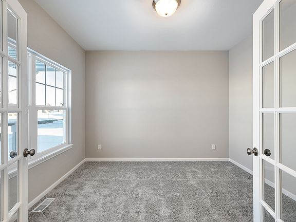 3rd image of 10395 Towle St