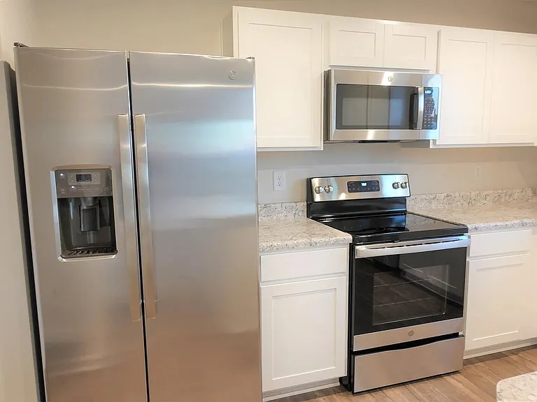 802 Effie Dr — Photo 10