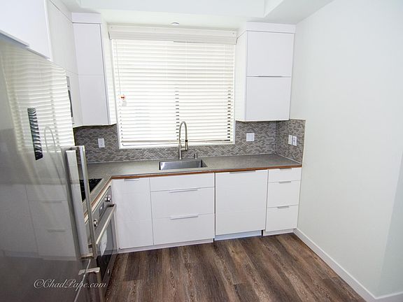 4th image of 11260 Mississippi Ave #401