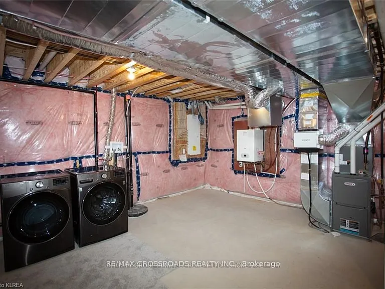 535 Macintosh Grv — Photo 25