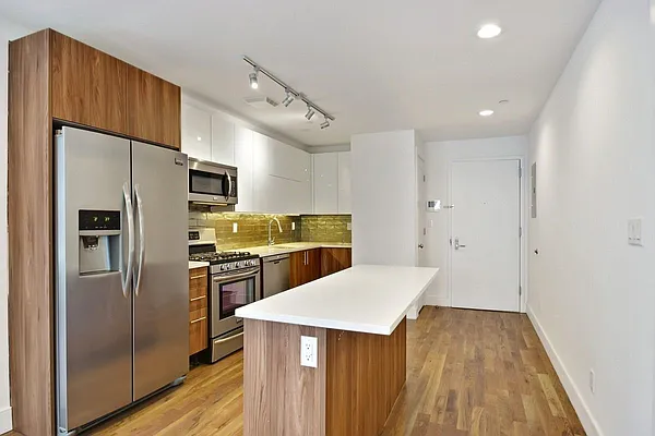 Rented by Bravado Real Estate LLC | media 15