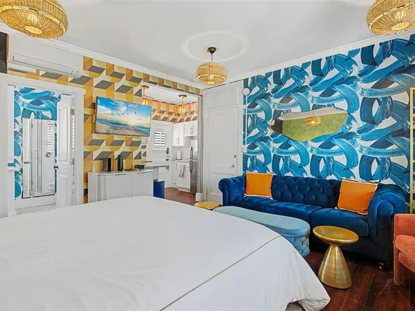 210 N 17th St W APT 21, Bradenton, FL 34205