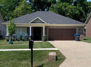 8409 Gainsborough Dr, Louisville, KY