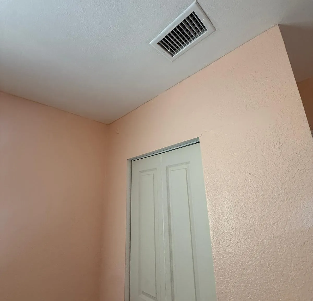 4 bed, 3656 sqft, $3,400 — Photo 4