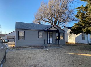 1658 N Maple St, Russell, KS 67665