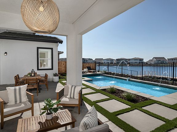 Kiper_SkyeAtRiverIslands_Res2-CARoom_1440c-4500