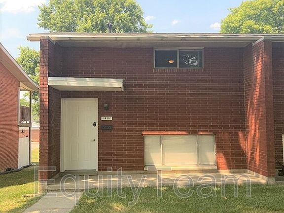 2nd image of 1031 E Pearl St
