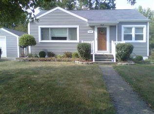 609 Herrick Park Dr, Tecumseh, MI 49286