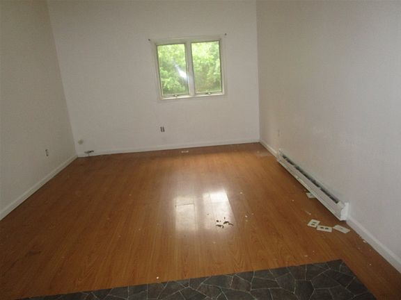 3rd image of 10198 Lehman St