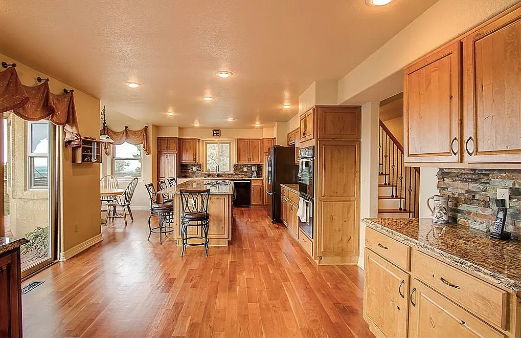 4 bed, 3534 sqft, $3,700 — Photo 4
