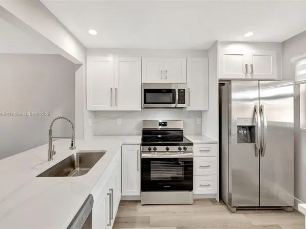 6800 Royal Palm Blvd APT 302F, Margate, FL 33063