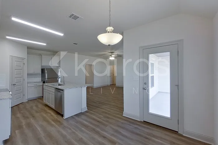 17611 Carlisle Ave — Photo 4