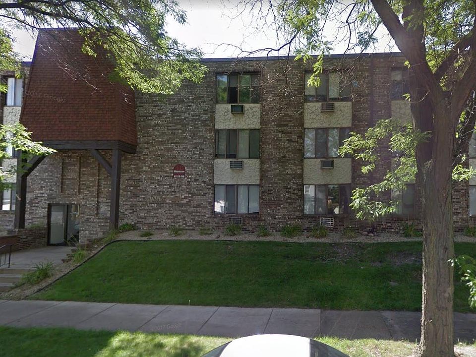 1st image of 2928 33rd Ave S