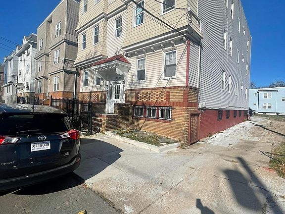 5th image of 327 17th Ave #2A