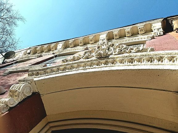 2nd image of 257 Putnam Ave