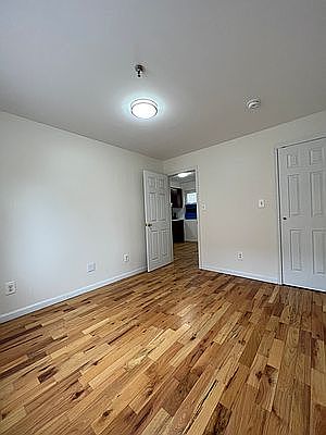 5th image of 3925 Harper Ave #B1