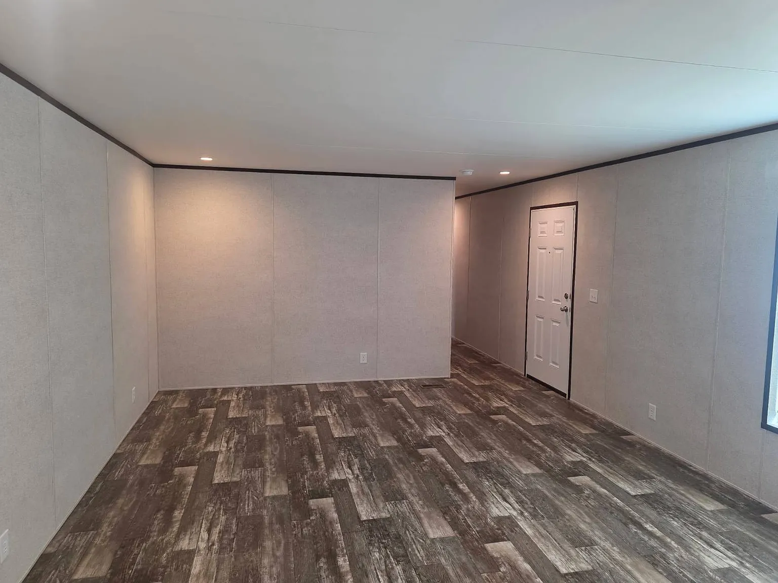 3 bed, 2.0 bath, 1140 sqft, $1,150 — Photo 2