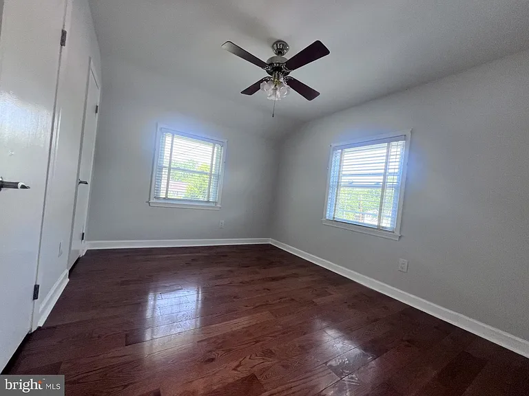 5825 Lamont Dr — Photo 22