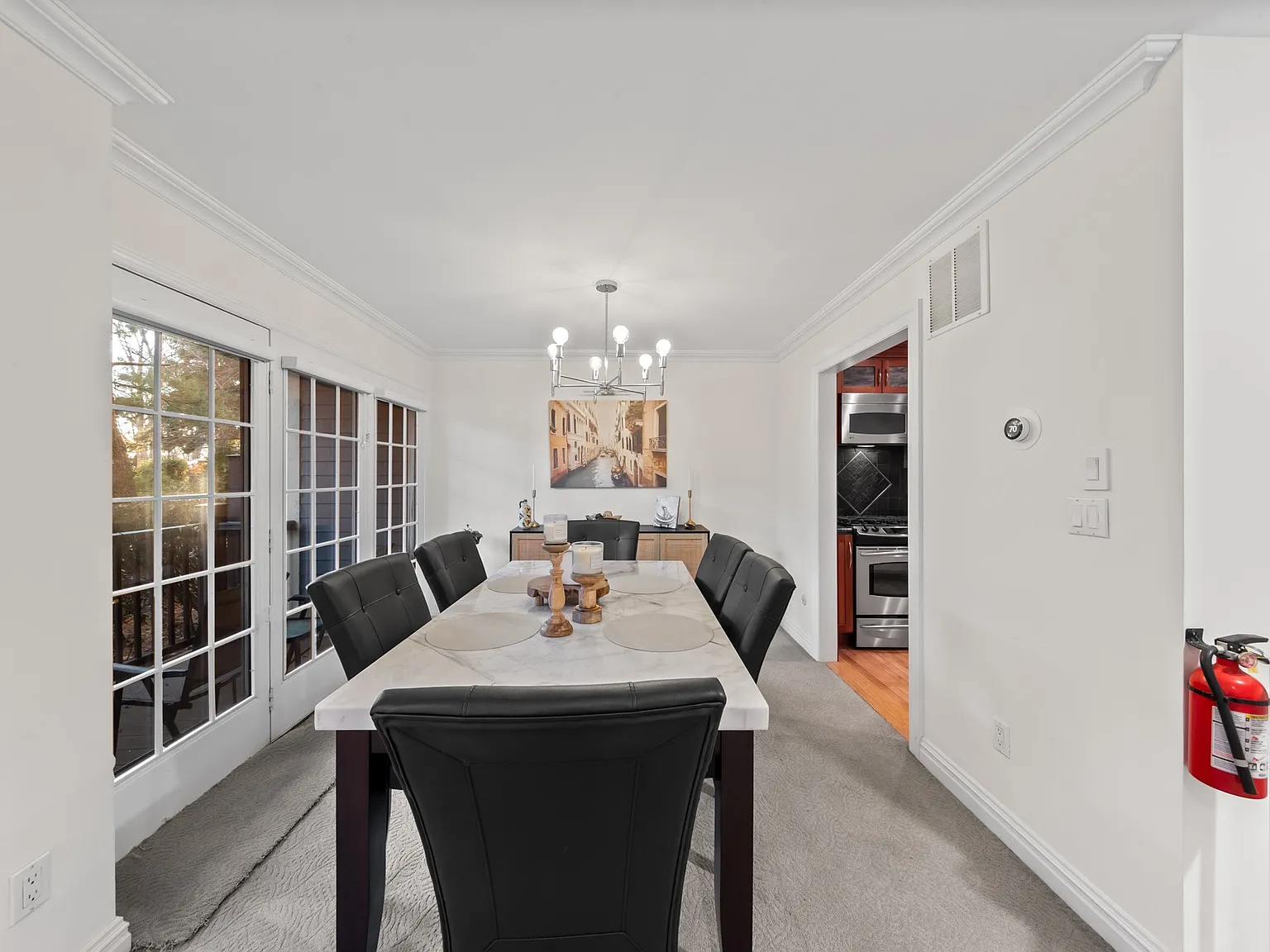 2 bed, 1028 sqft, $3,700 — Photo 3