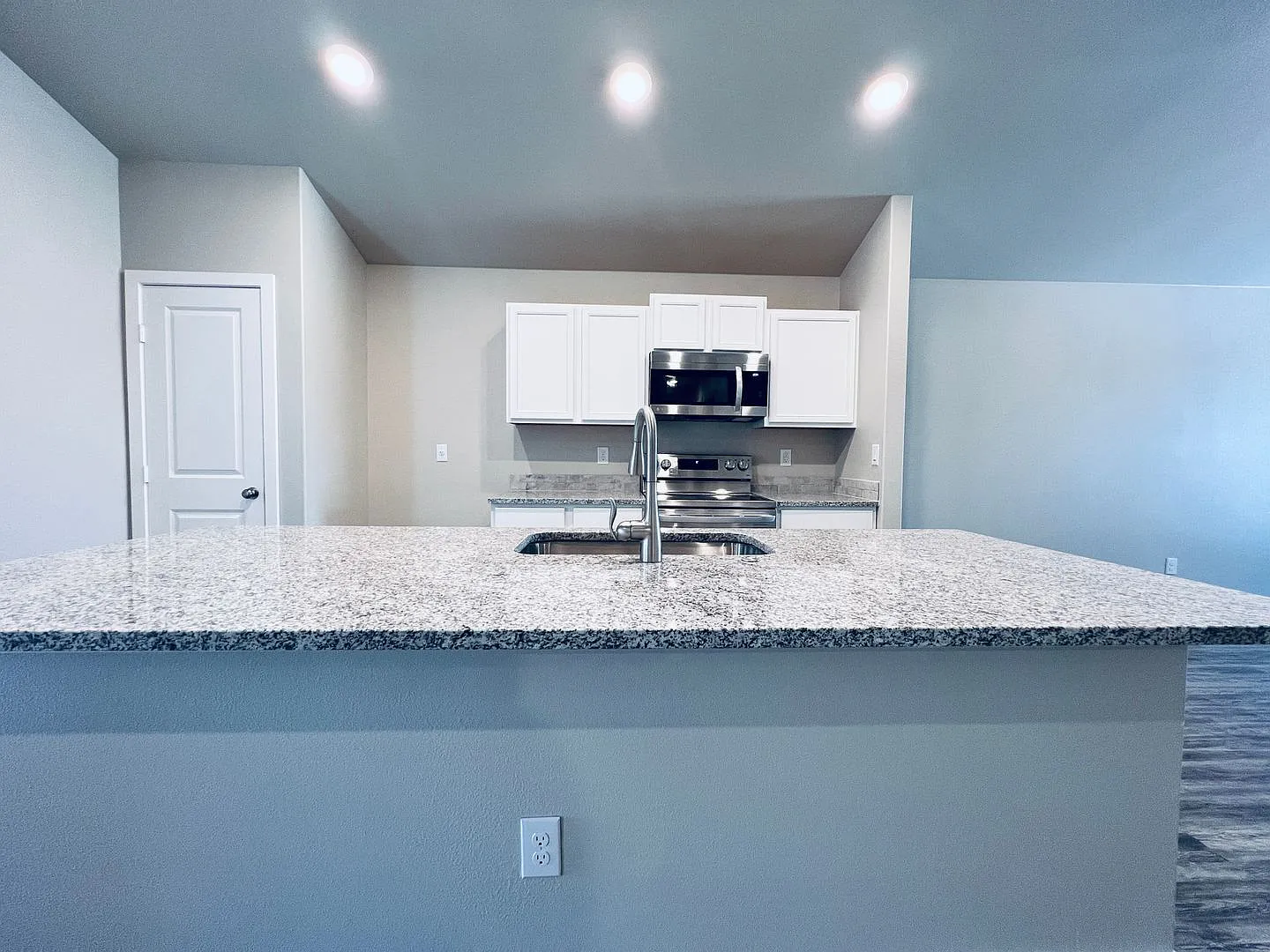 Pre-leasing for 3 bed 2 bath for Early October in Cooper — Photo 3