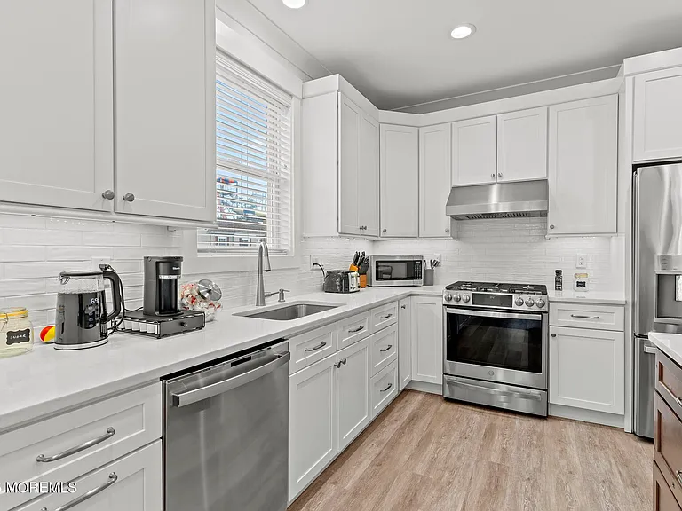 53 Sheridan Ave — Photo 12