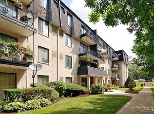 10711 5th Ave APT 103, Countryside, IL 60525