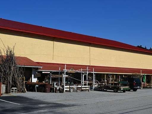 4th image of 6772 Highway 441 N