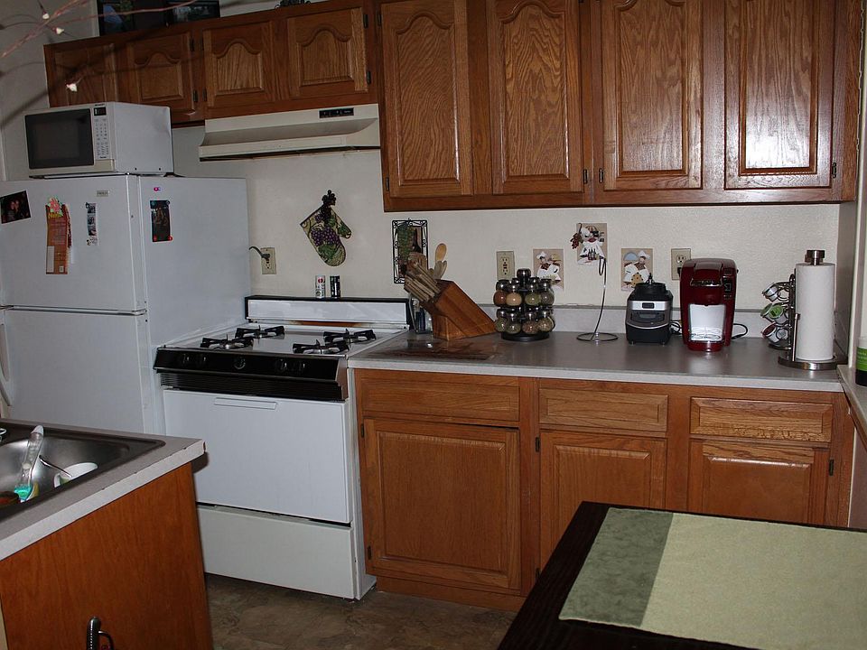 1st image of 3552 N Oakland Ave APT 4