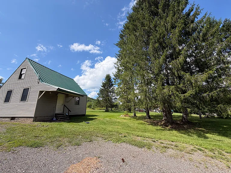 530 Cascade Valley Rd — Photo 2