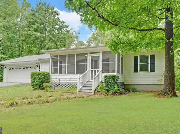 211 Forest Brook Dr, Eastanollee, GA 30538