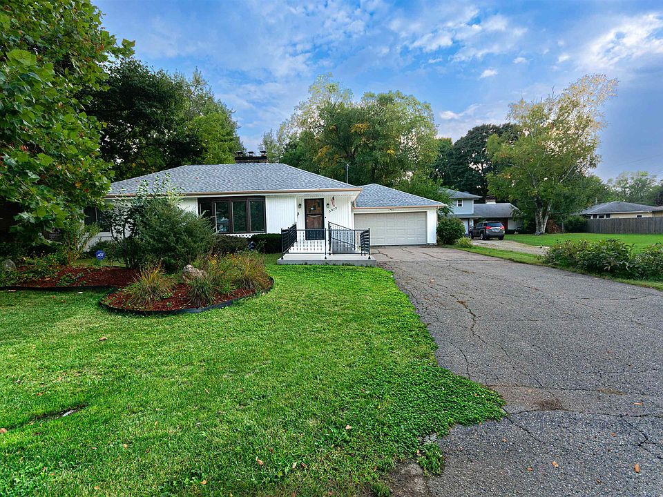 1st image of 3923 Pioneer Dr