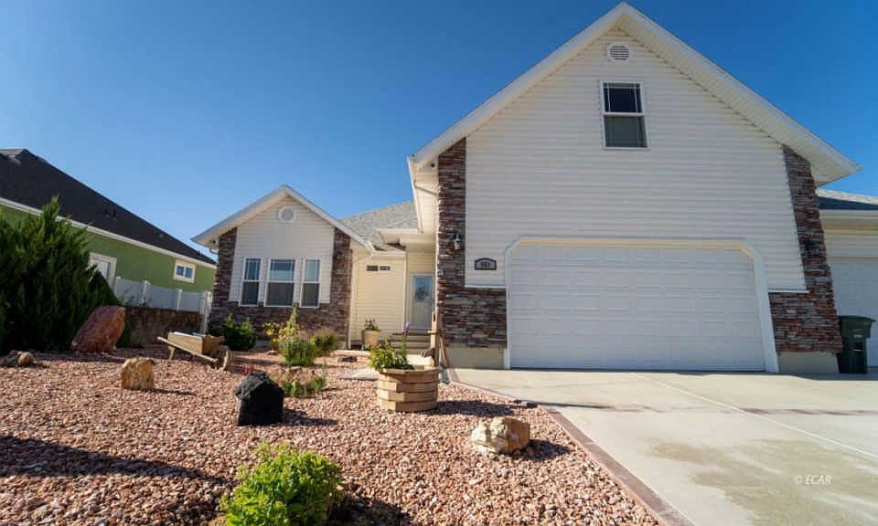 1st image of 653 Cortney Dr