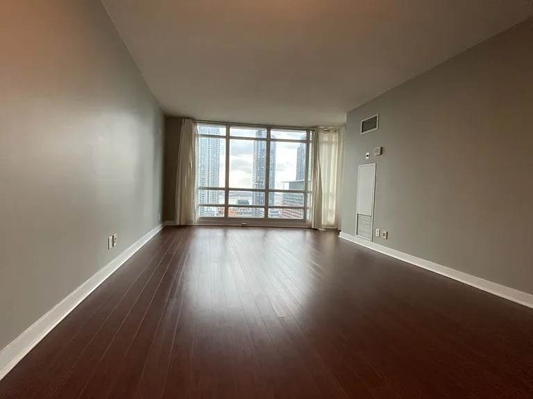 397 Front St W #2201 — Photo 6