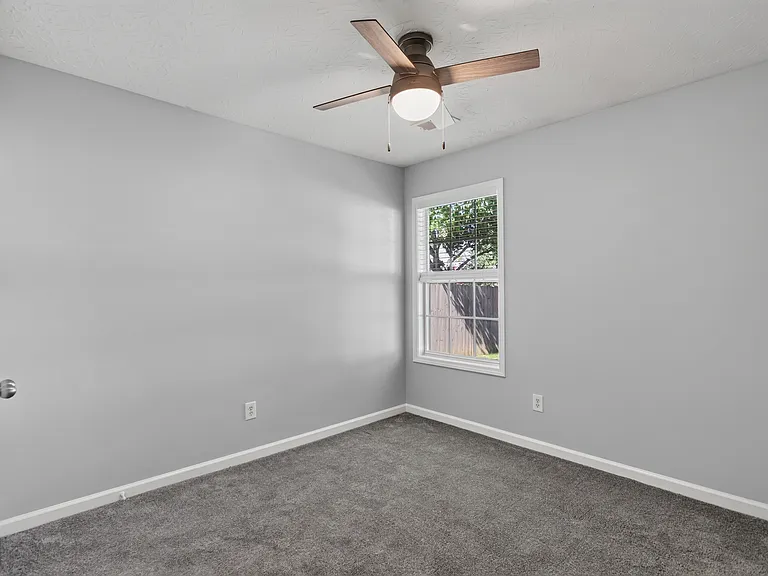 113 Westchester Dr — Photo 17