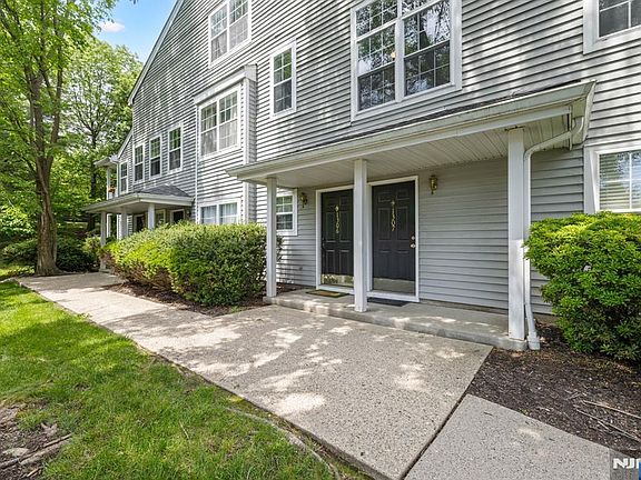 3rd image of 1306 Paddington Rd #1306