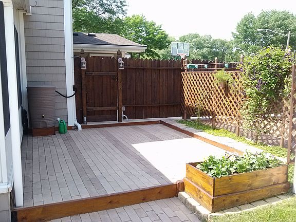 Side patio