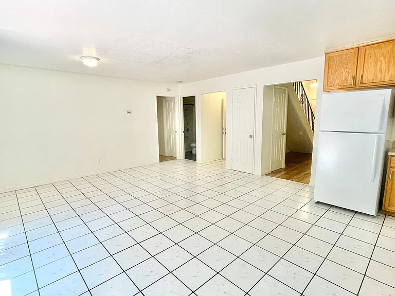 1431 Jasmine Cir — Photo 5