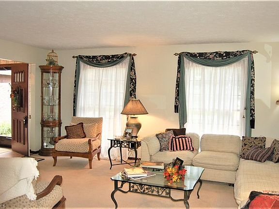 2nd image of 16999 Hunting Meadows Dr