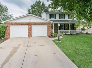 126 El Cerrito Dr, Belleville, IL 62221