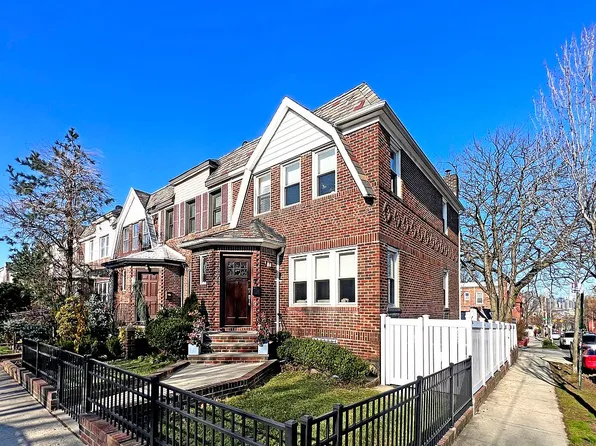 1895 Suydam St, Flushing, NY 11385