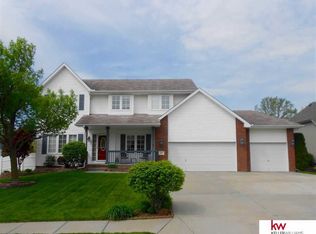 2811 Leigh Ln, Papillion, NE 68133