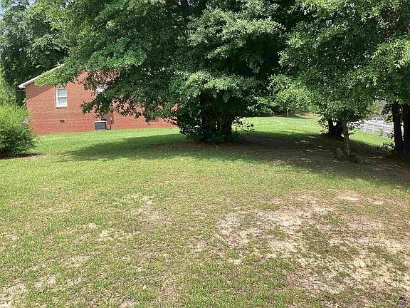 4th image of 1226 Clinton Rd