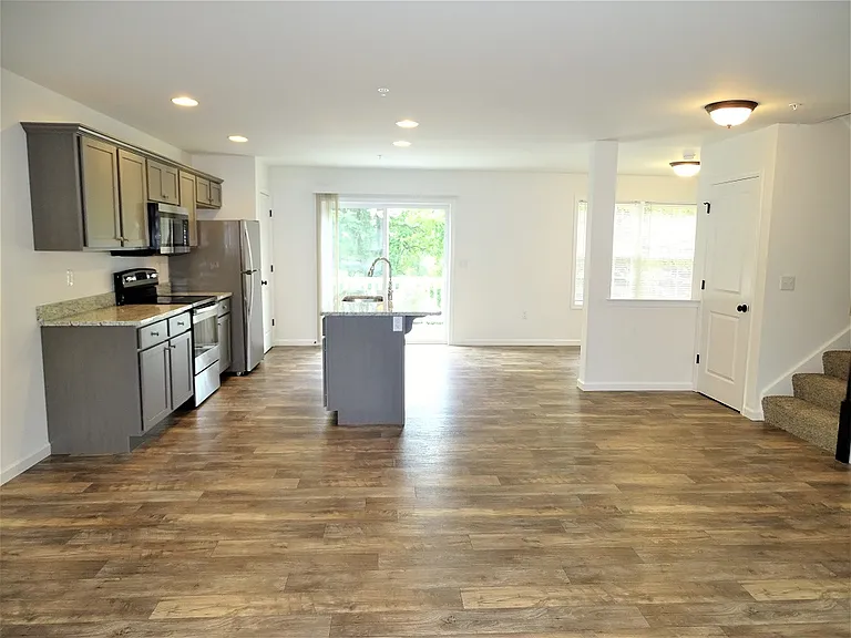 416 Masonic Dr — Photo 3